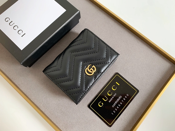 グッチ財布コピー背面デザイン